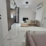 Апартамент Top Central Apartment *