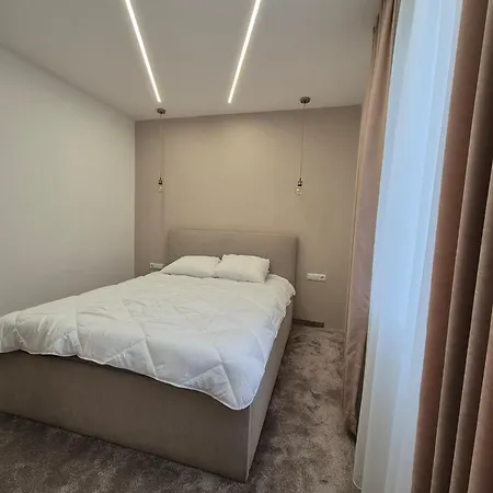 Апартамент Top Central Apartment Yambol